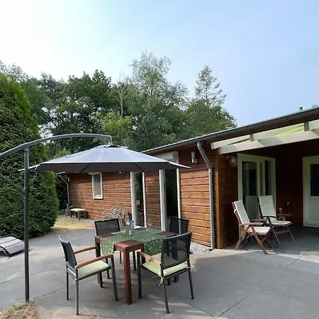 Ruime En Comfortabele Aan Bosrand Feriehus *