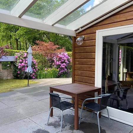 Ruime En Comfortabele Aan Bosrand Hébergement de vacances Lage Mierde