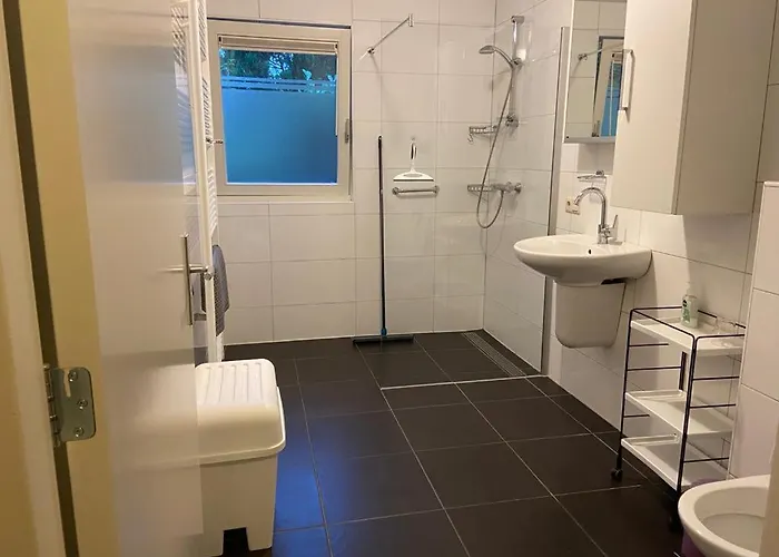 Ruime En Comfortabele Aan Bosrand * Lage Mierde