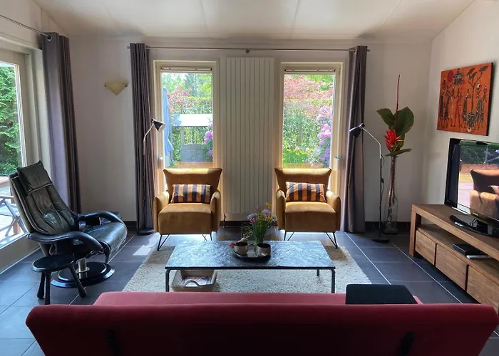 Hébergement de vacances Ruime En Comfortabele Aan Bosrand Lage Mierde