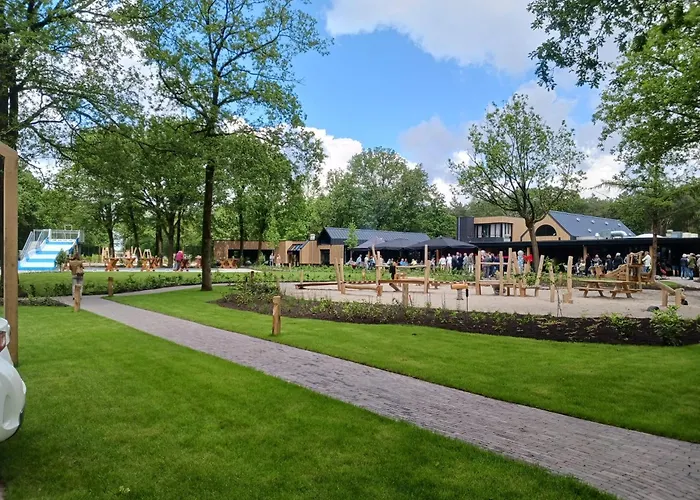 Ruime En Comfortabele Aan Bosrand *