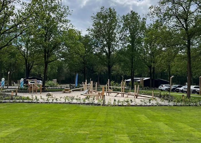 Ruime En Comfortabele Aan Bosrand Hébergement de vacances Lage Mierde